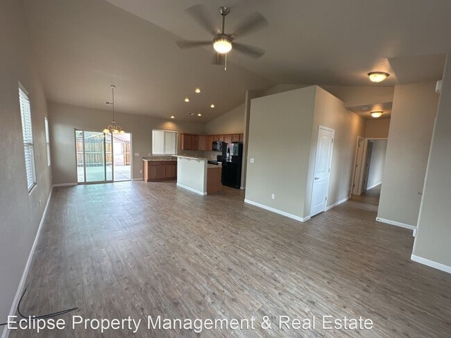 Building Photo - 3 br, 2 bath House - 555 Pine Meadows Dr