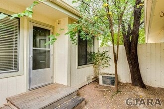Building Photo - 2675 Springside Ct