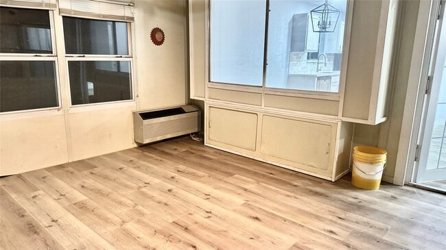 Foto del edificio - 415 Starborough Dr