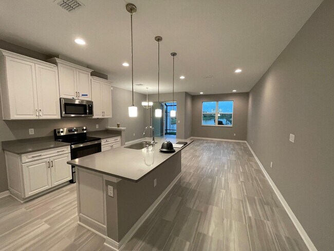 Kitchen/ living area - 2465 Stapleford Pl