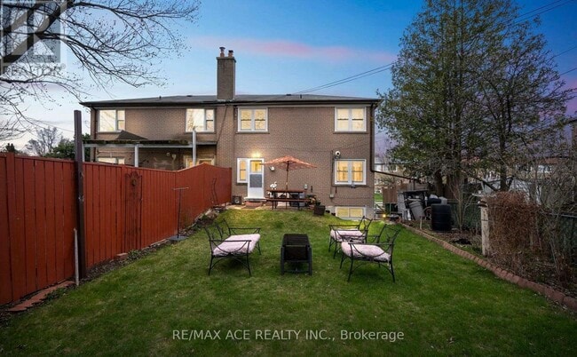 Photo du bâtiment - 25 Overture Rd