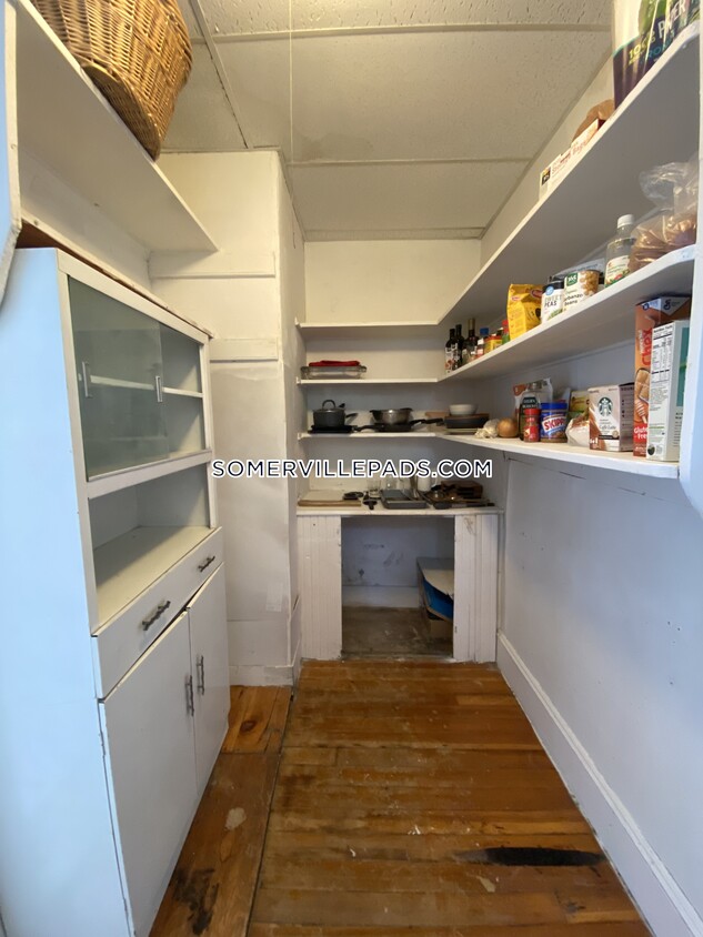 Primary Photo - 427 Medford St