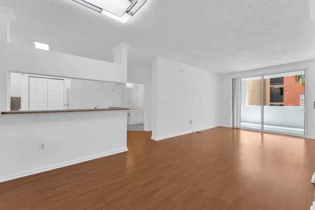 Building Photo - 17100 N Bay Rd