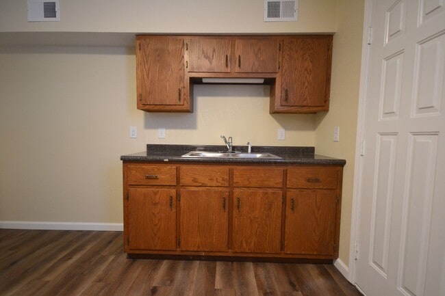 Building Photo - Pike Apartments