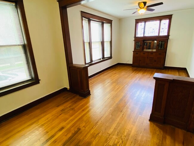 Foto del edificio - 4040 W Dickens Ave