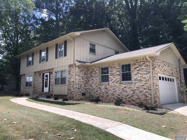 Building Photo - 5642 Chickasaw Dr