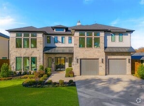 Building Photo - 3311 Regent Dr