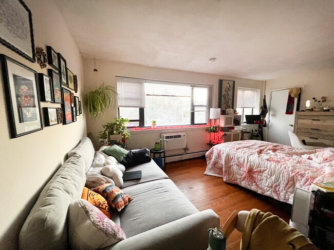 Photo - 1027 Commonwealth Ave Townhome