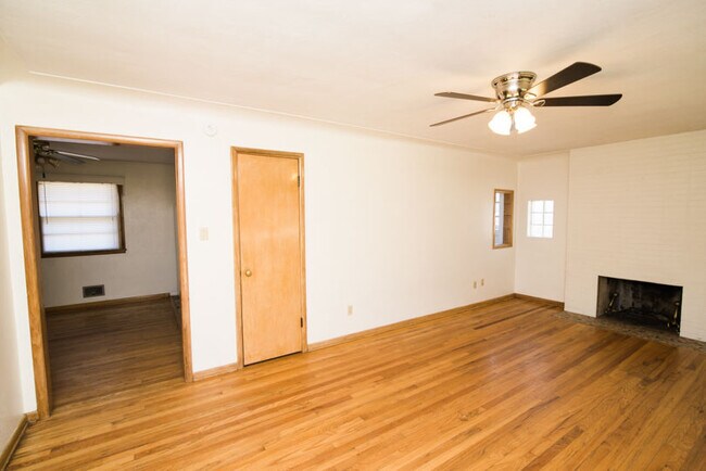 Building Photo - 1705 Stadium Blvd