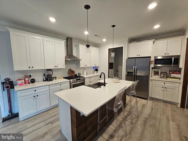 Foto del edificio - 470 Waterfords Edge Ct