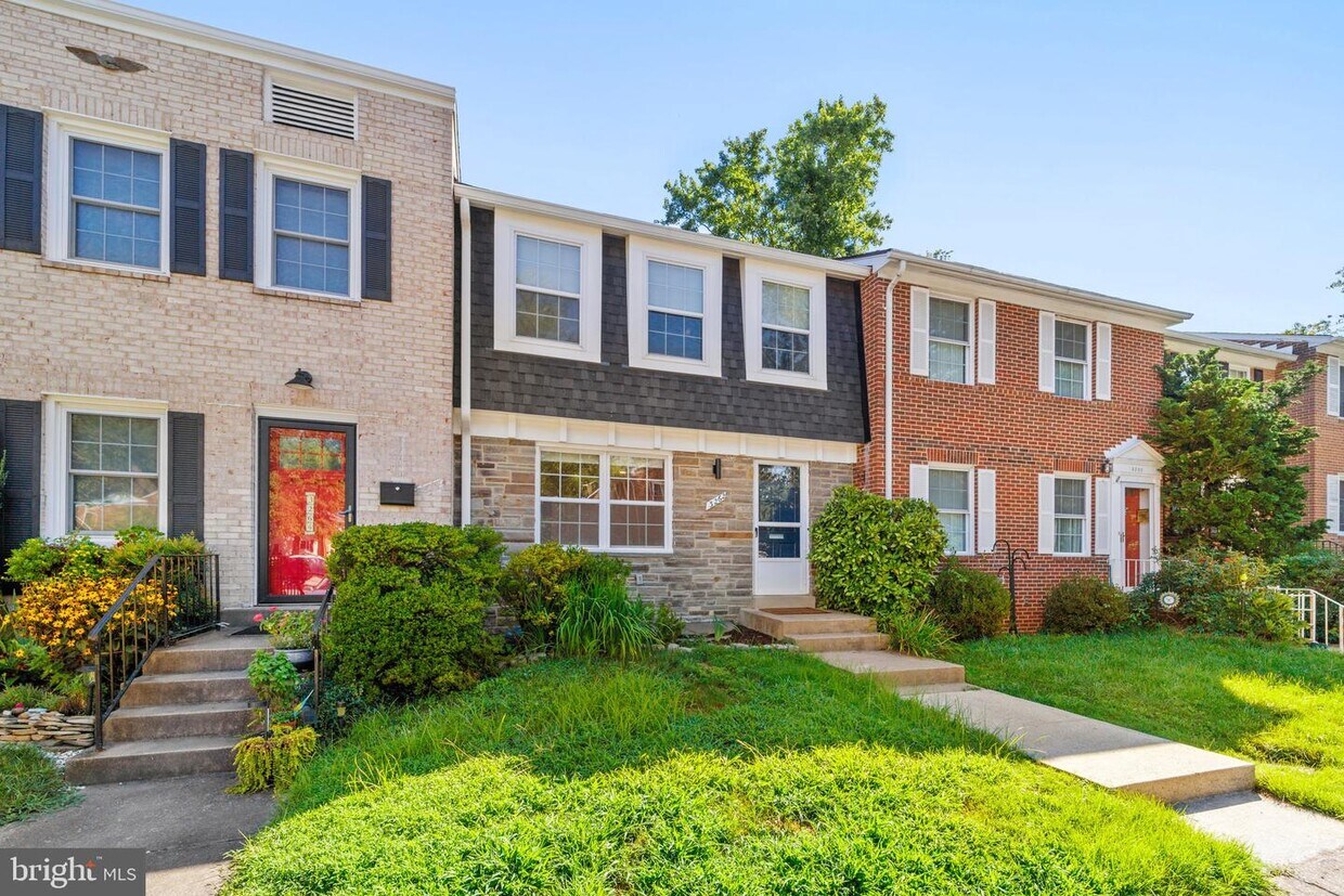 3262 Applegate Ct, Annandale, VA 22003 Townhome Rentals in Annandale