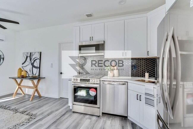 Building Photo - 4506 Moraga Ave