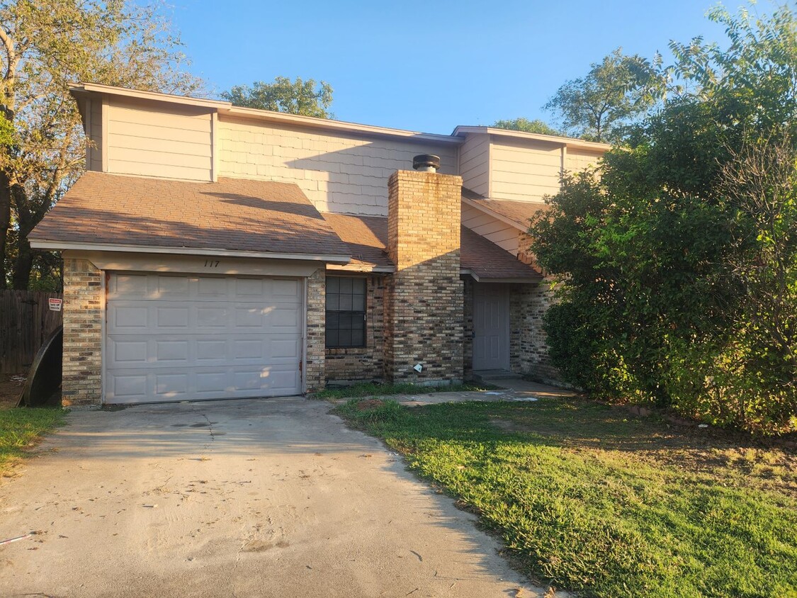 117119 Myers Dr Unit 117, White Settlement, TX 76108 Room for Rent
