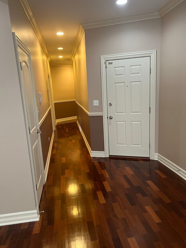 Foto del edificio - 1367 E 64th St