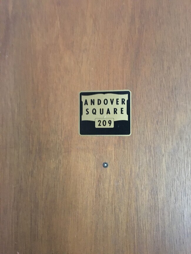 Foto del edificio - 209 Haywood Dr