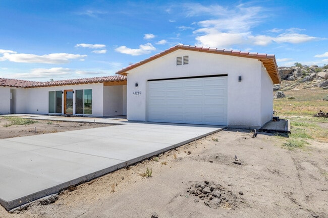 Building Photo - 41265 Lakeshore Blvd