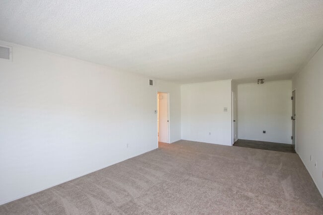 Building Photo - 266 S Madison Ave