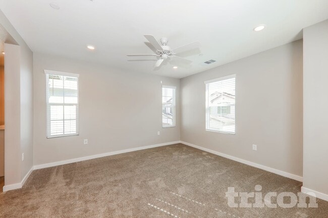 Interior Photo - Tricon Winchester