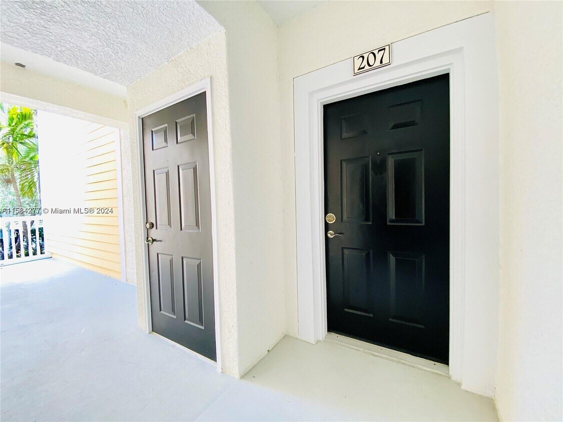 Primary Photo - 225 Murcia Dr