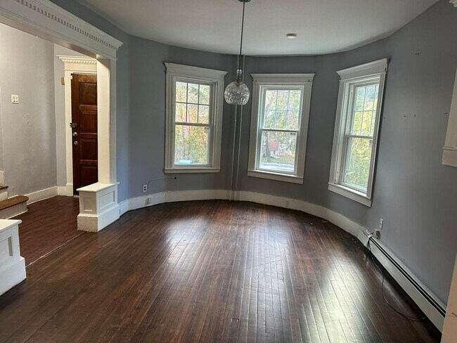 Foto del edificio - Beautiful updated single family home 3 bed...