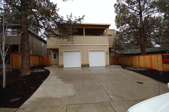 Building Photo - 499 SE Douglas St