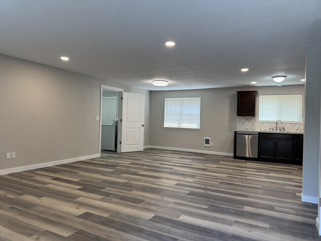 Foto del edificio - 2701 143rd Ave SE