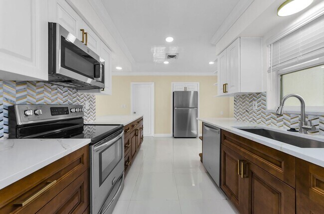 Photo - Charming 3 bedroom 2 bath in North Clearwa... House