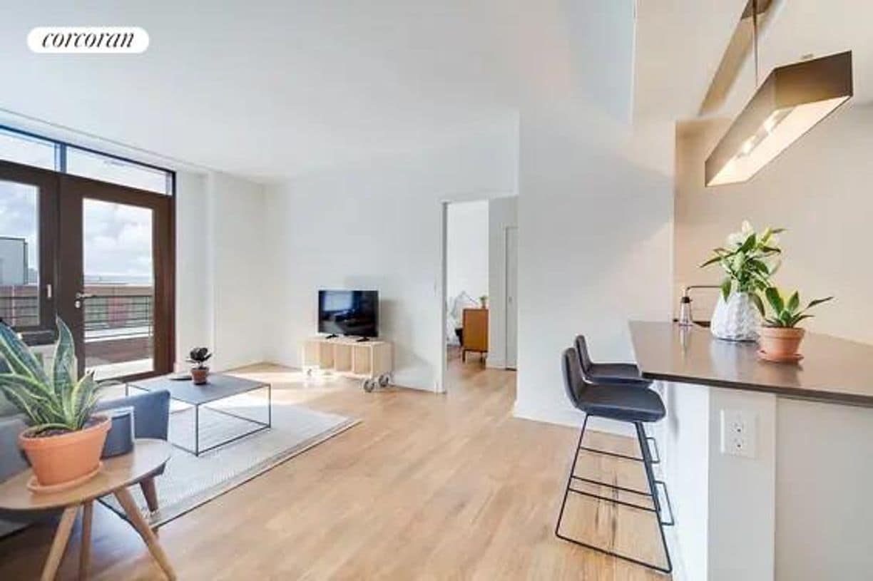 Building Photo - 595 Baltic St