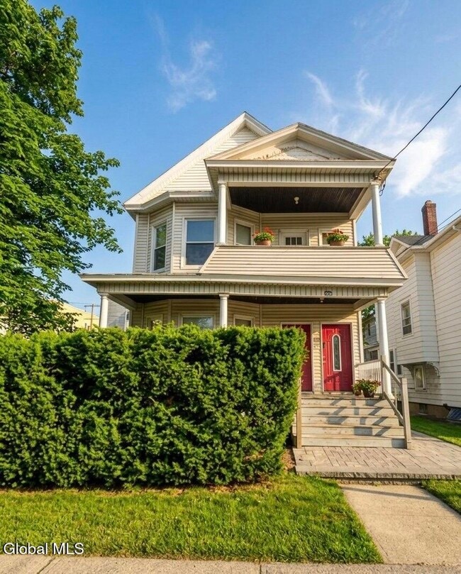 Building Photo - 831 Washington Ave