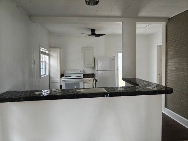Foto del edificio - 1407 N Lake Shipp Dr SW