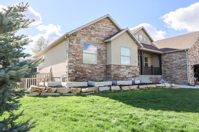 Building Photo - 284 S 550 E