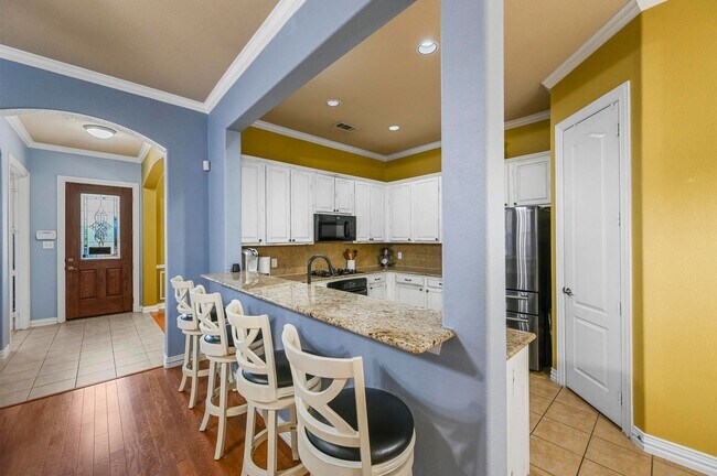 Building Photo - Beautiful Villa Home in Great Lewisville N...