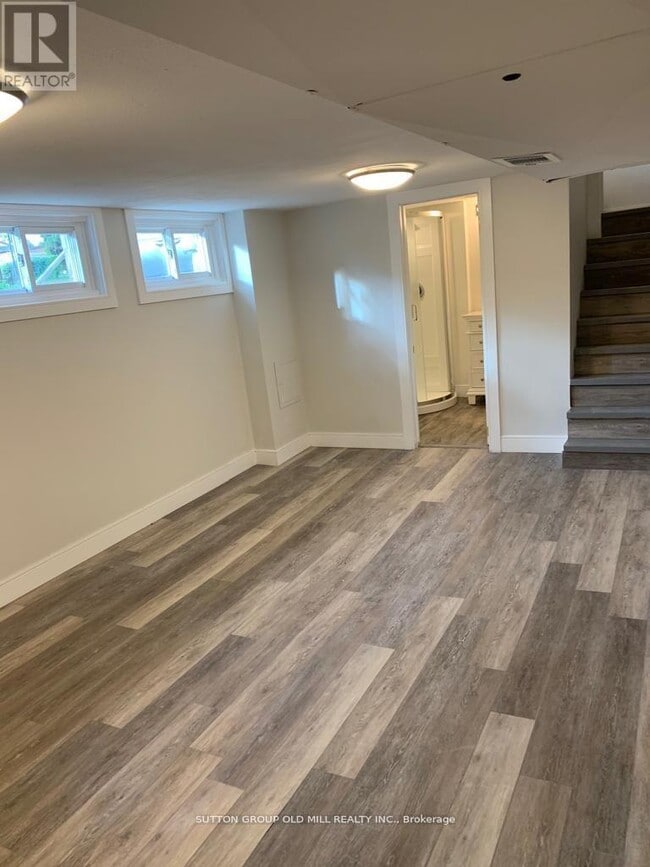 Building Photo - 251 Erb St E