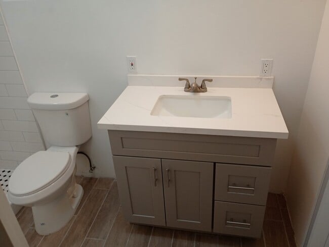 Foto del edificio - E 4th St