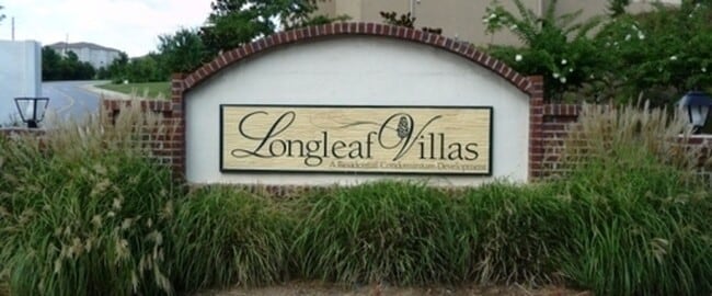 Building Photo - 447 W Longleaf Dr
