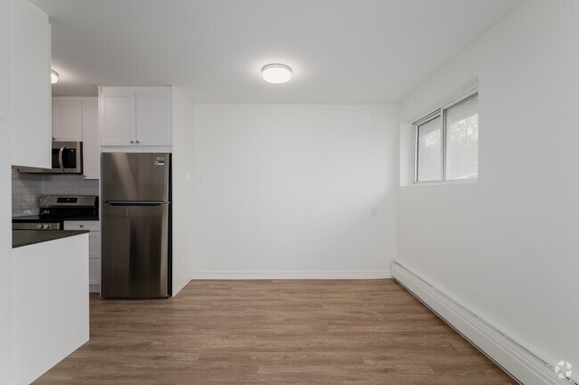 2BR, 1BA - 859SF - Dining Room - 543 Mornington