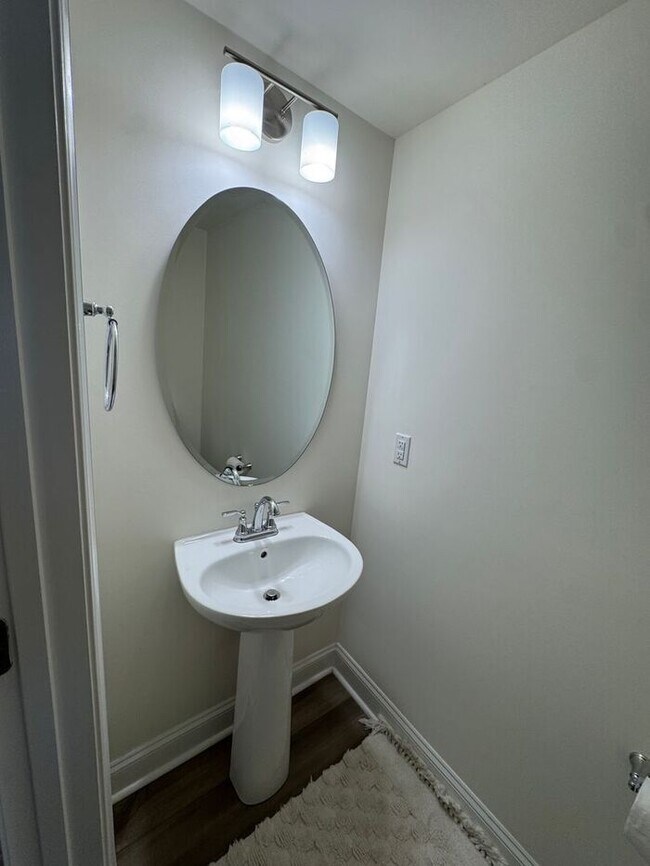 Building Photo - Fort Mill 3 bedroom townhome available for immediate move in!