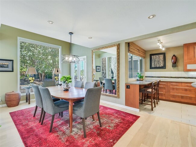 Building Photo - 10 Stoney Creek Cove
