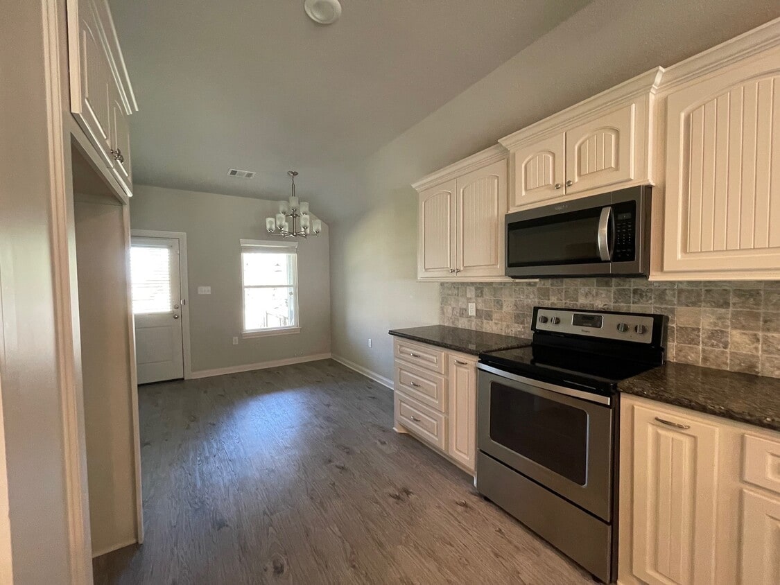 Building Photo - 13089 Vega Ct