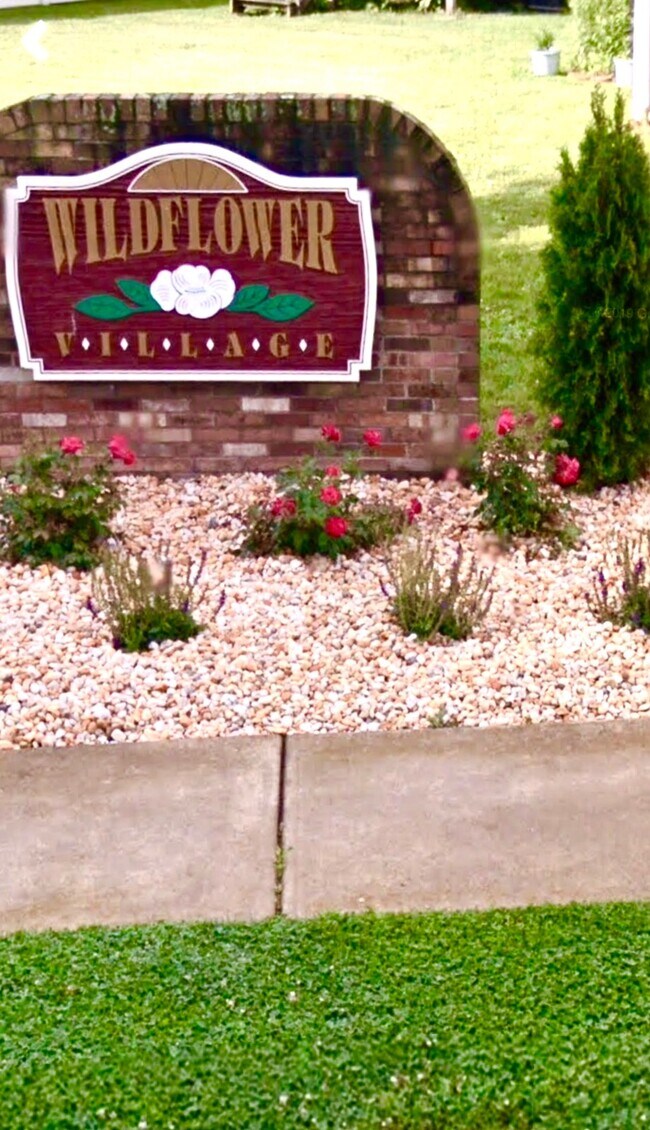 Foto del edificio - 607 Lily Ct