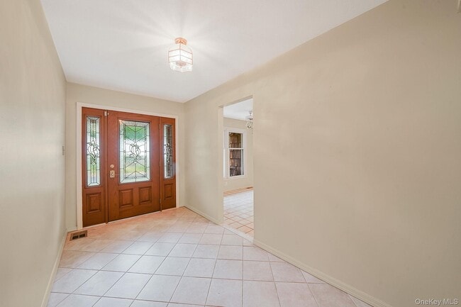 Building Photo - 386A Glen Cove Ave