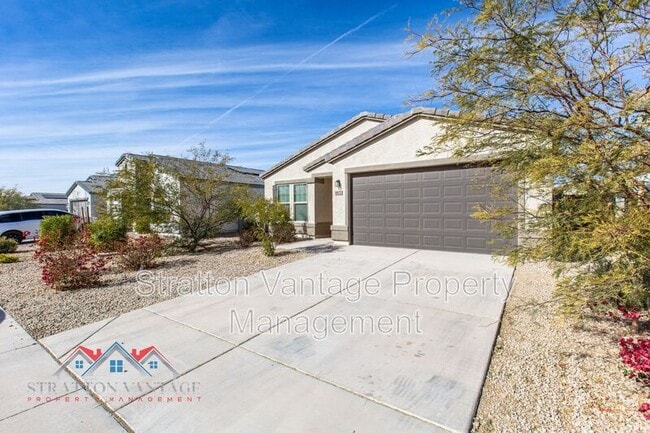 Building Photo - 1672 W Aztec Dr
