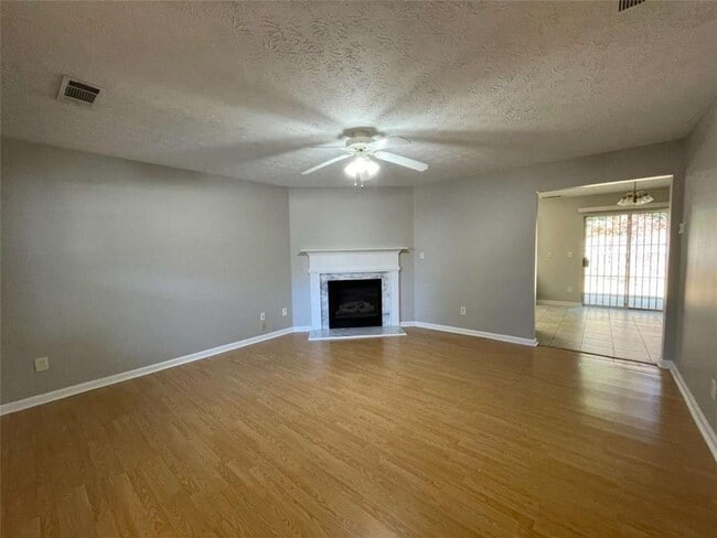 Foto del edificio - 2346 Delfern Dr NW