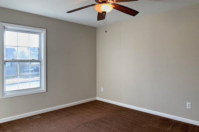 Building Photo - Coming Soon: 3BR, 2BA house in Springfield...