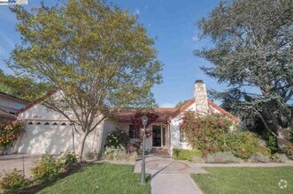 Building Photo - 39610 Benavente Ave