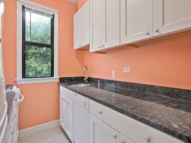 Building Photo - 2515 K St NW