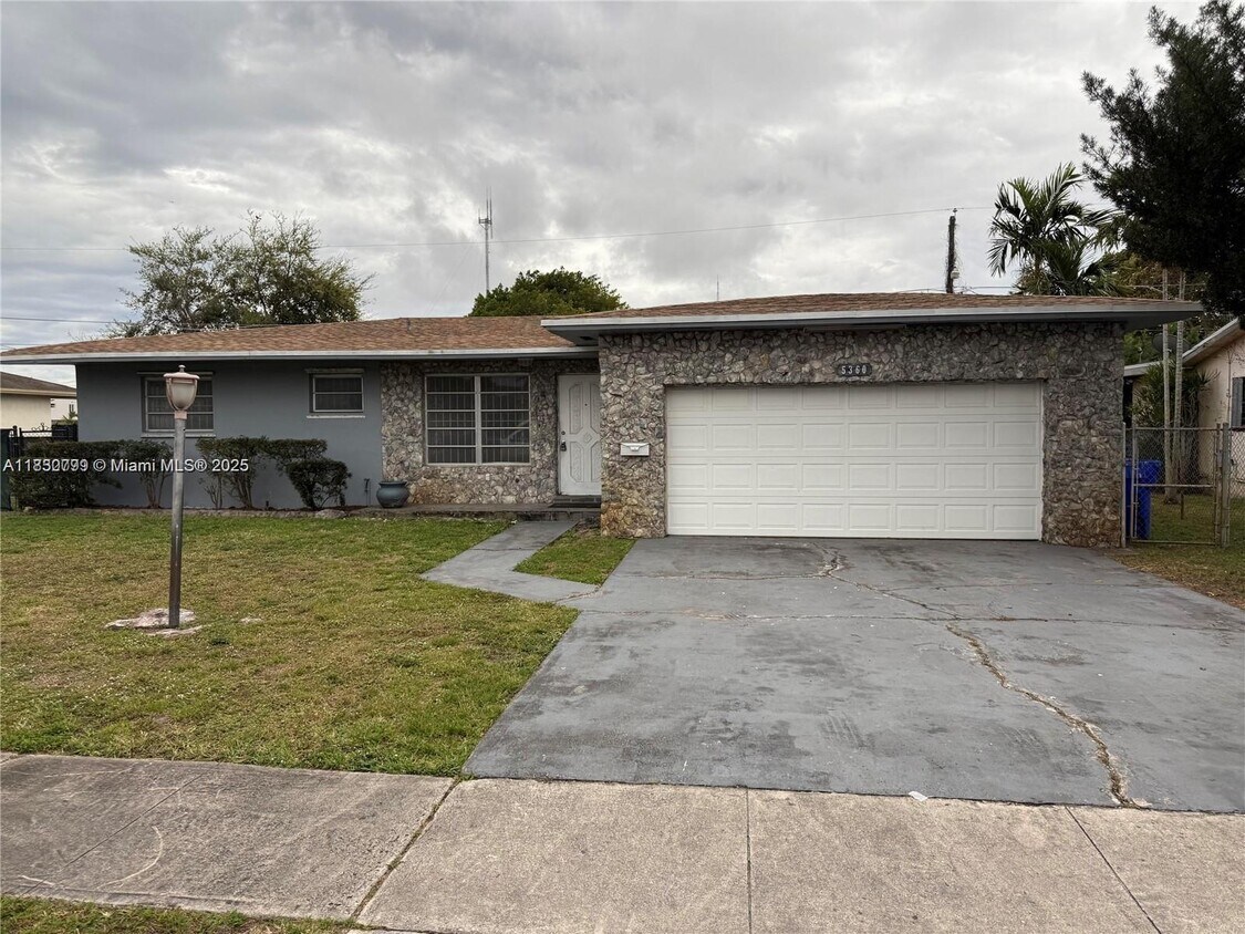 Foto principal - 5360 Fletcher St