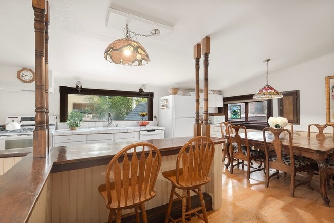 Foto del edificio - 214 W Hyman Ave