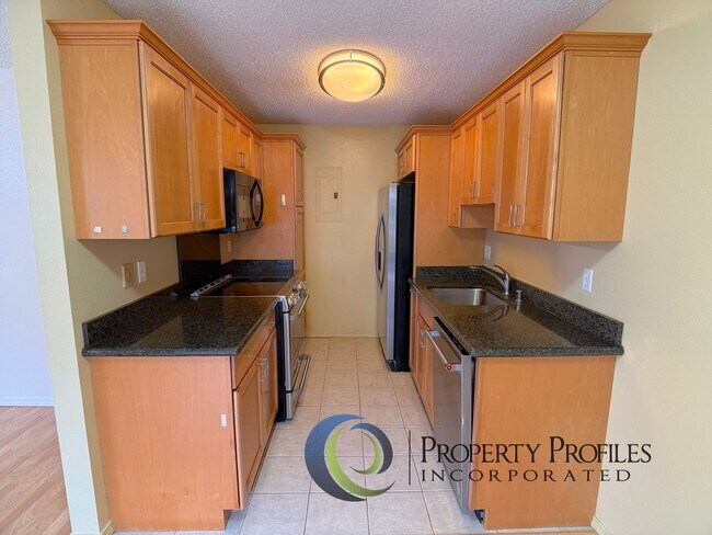 Foto del edificio - Royal Palm Waipio 2br/1ba/1pkg Ground Floor!