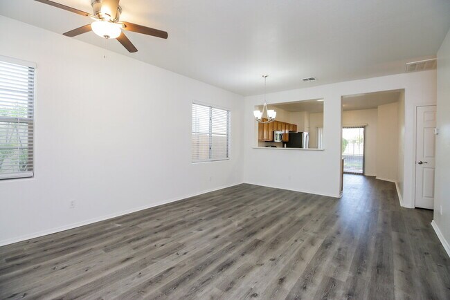 Foto del edificio - 2331 W St Catherine Ave